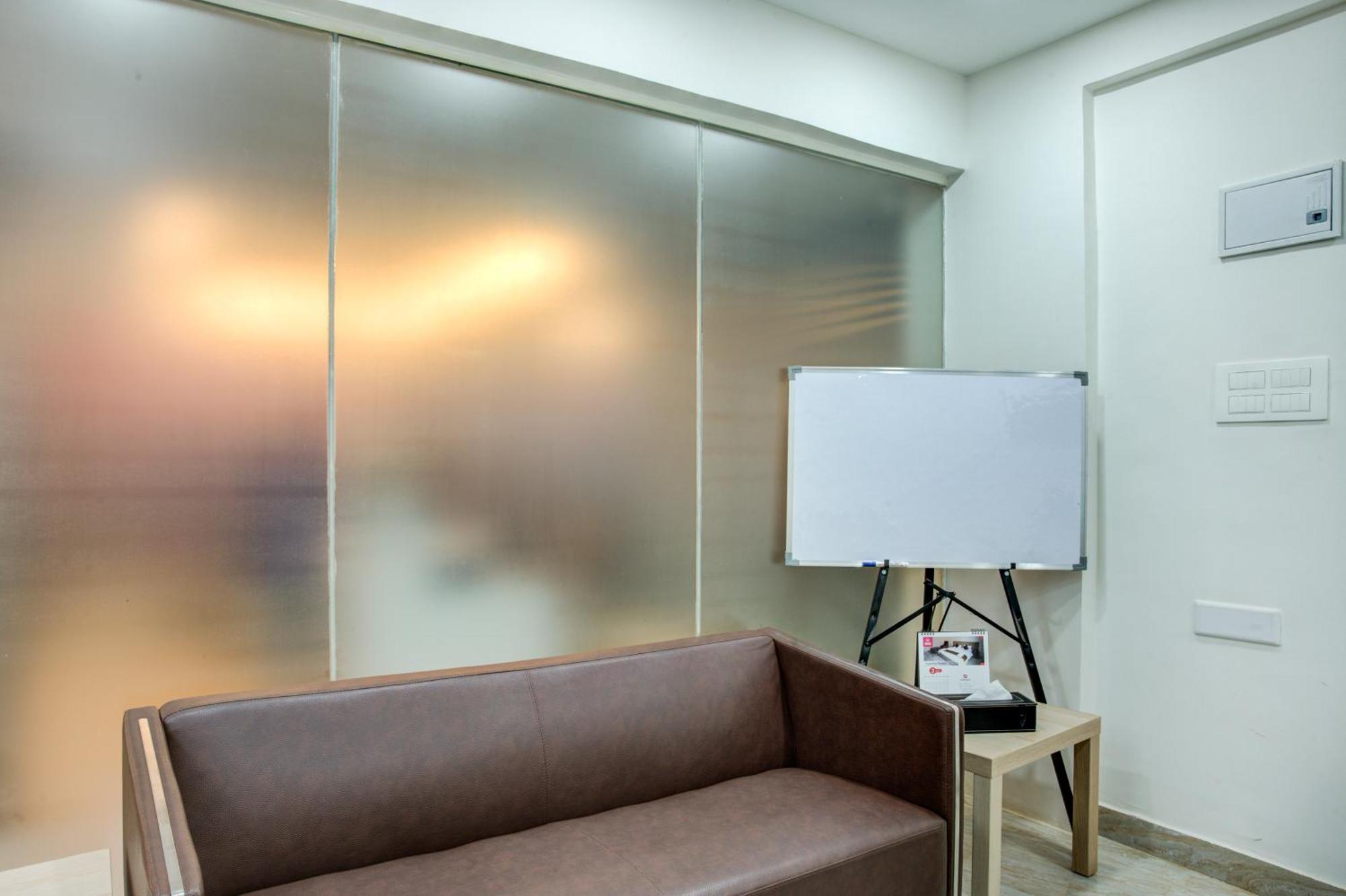 Hotel Sterling Inn Bangalore International Airport Yelahanka Zewnętrze zdjęcie