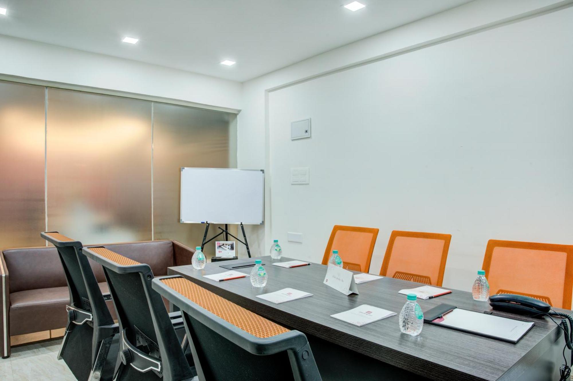 Hotel Sterling Inn Bangalore International Airport Yelahanka Zewnętrze zdjęcie